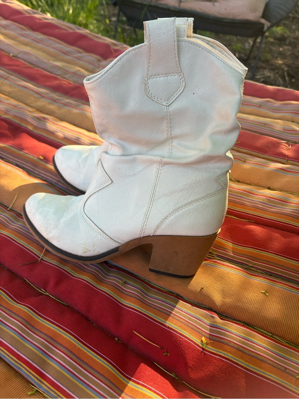 Charles Albert White Western Block Heel Ankle Boots